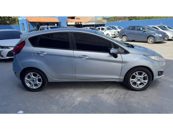 FORD FIESTA 1.6 SE HATCH 16V FLEX 4P MANUAL